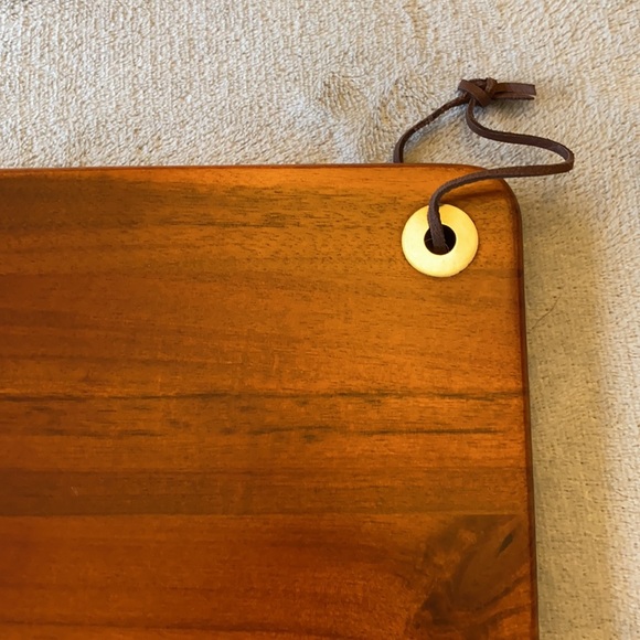 Harry and David Wood Cheese Board - Picture 4 of 4